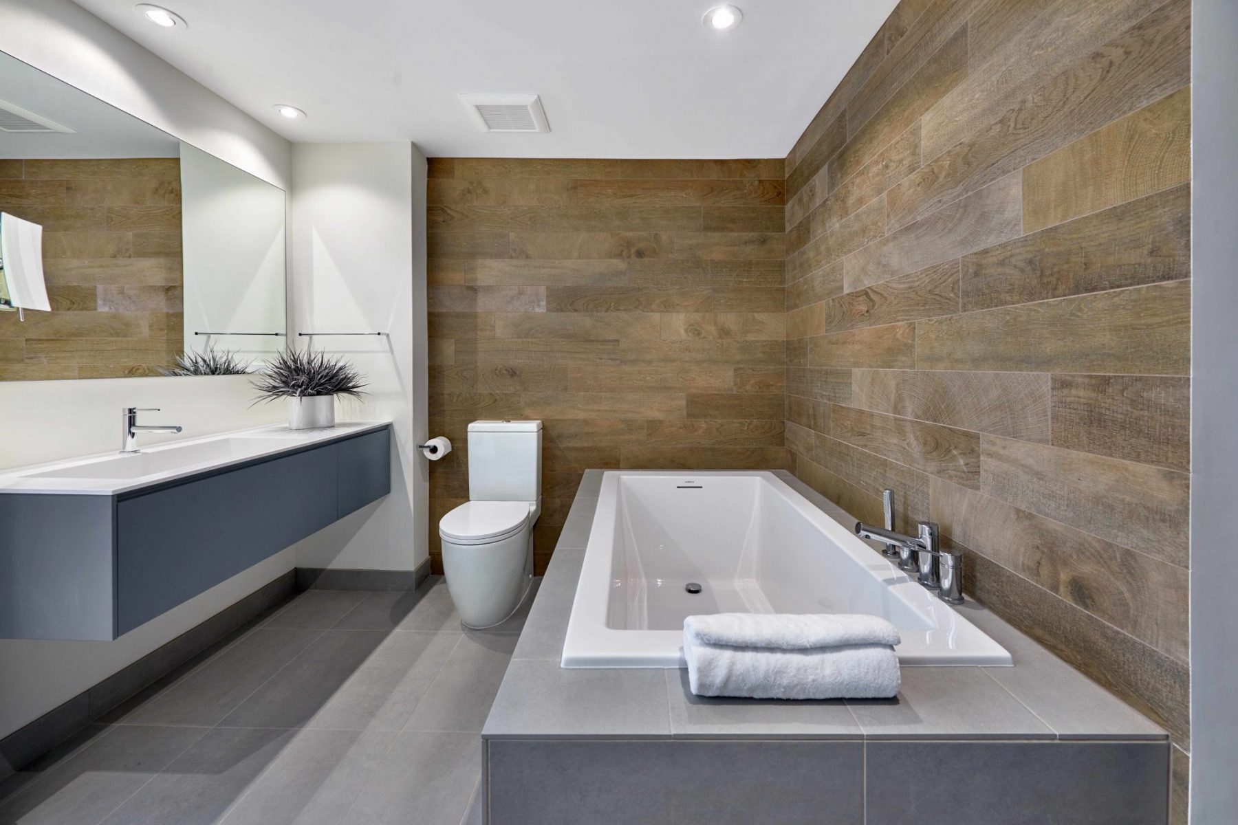 Master Bathroom Ambient Showroom