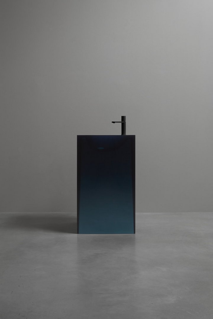 10_al_showroom_2020_02_20_piva_50_45_03_gen_spenta_rubi_neroopaco_1637069384797