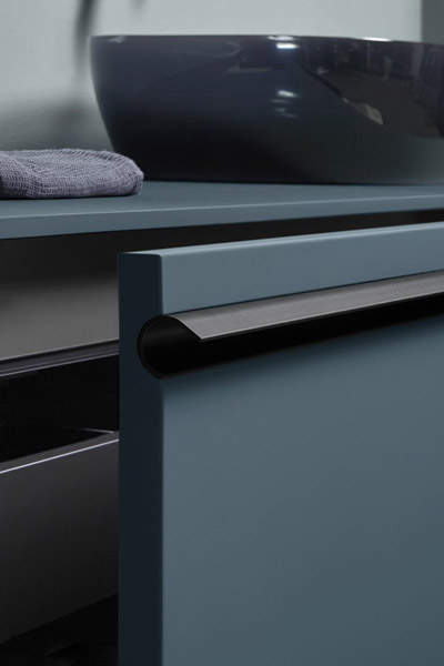 06_al_showroom_2022_12_22_borderline_laccato_blu_08_cassetto_aperto_1675777061988
