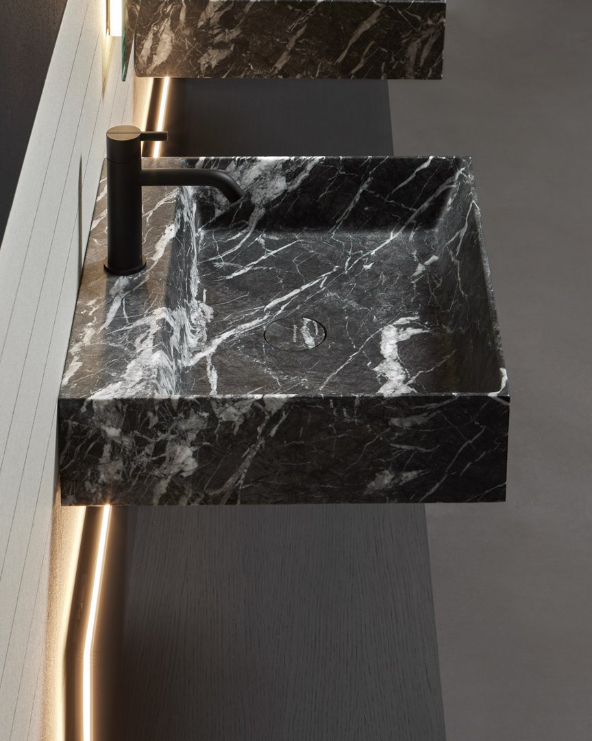 01_al_showroom_2024_01_09_gesto_e_graffio_grigio_lavico_mensola_ala_08_1711357801096