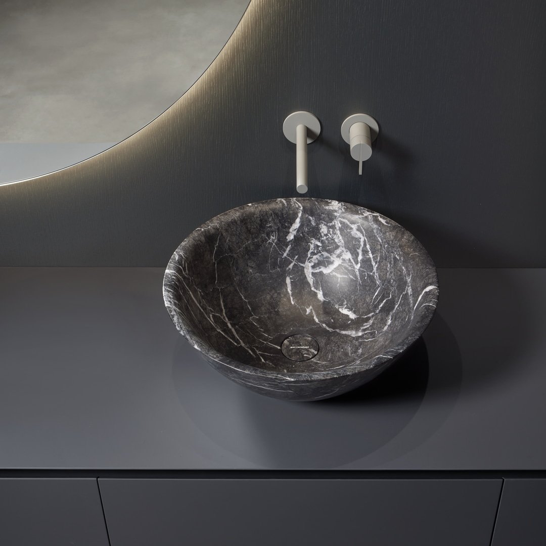 02_al_showroom_2024_01_09_simplo_tondo_grigio_lavico_su_pantarei_05_1711354223274